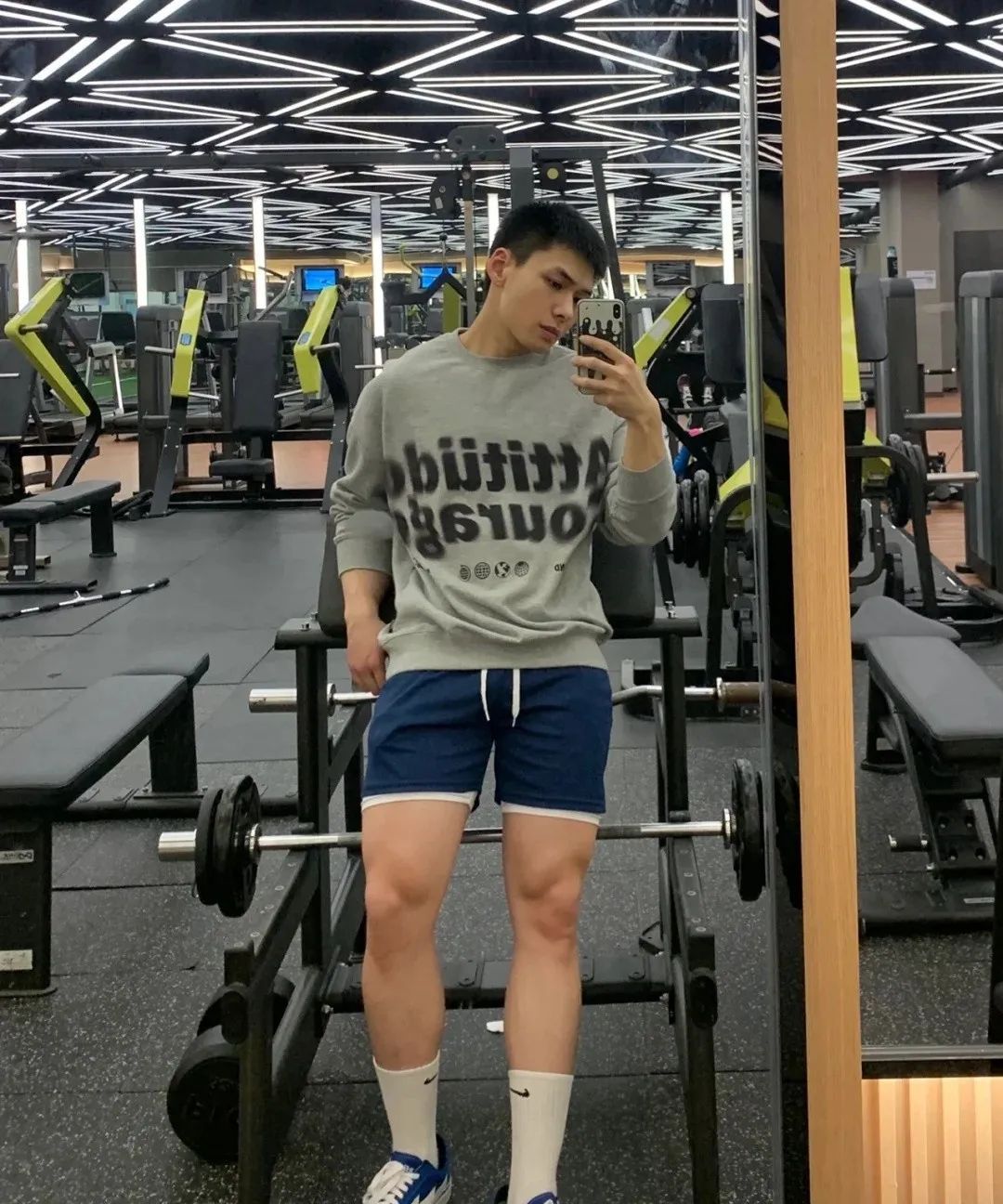 寸头肌肉健身小狼狗爱自拍,第几张可以拿下你?__财经头条