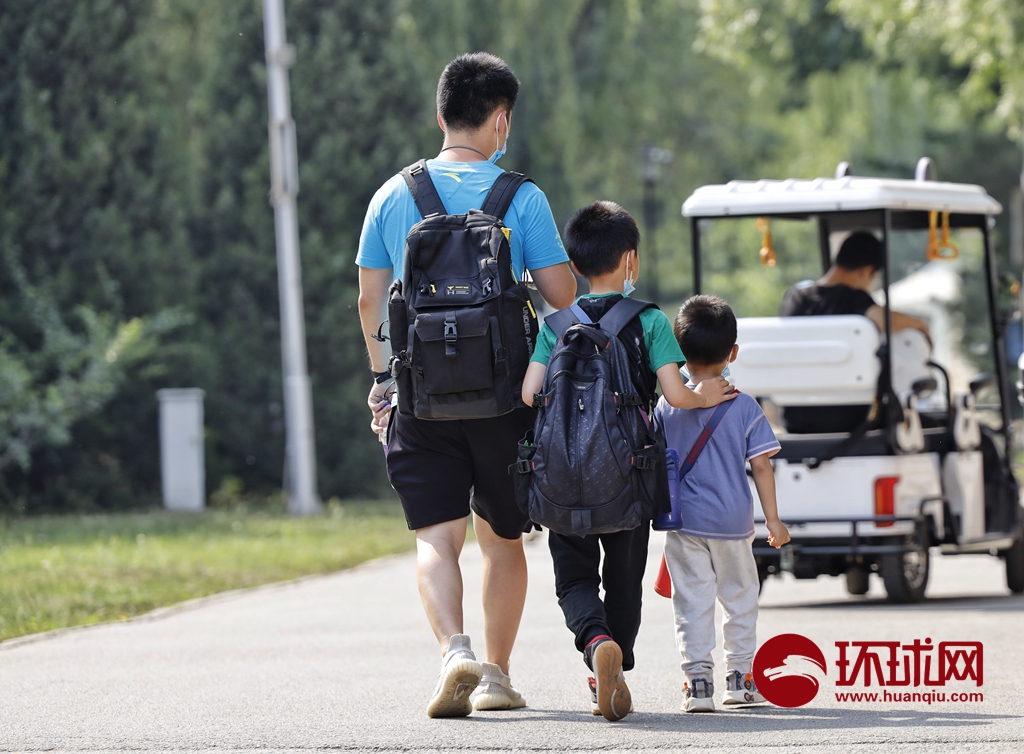 端午长假第一天北京市民走出家门享受假期