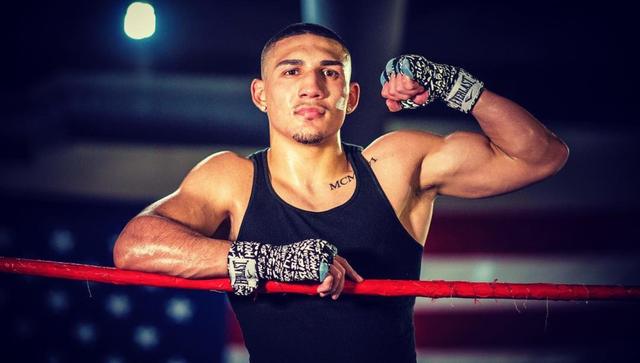 前轻量级世界拳王小洛佩兹宣布8月13日重返拳台