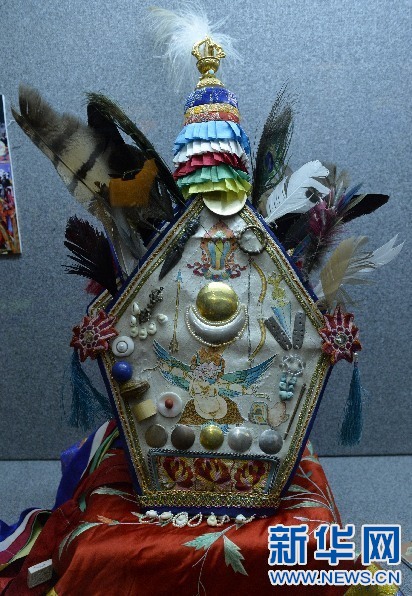2015年5月17日,在西藏博物馆拍摄的格萨尔王说唱艺人专用帽子.