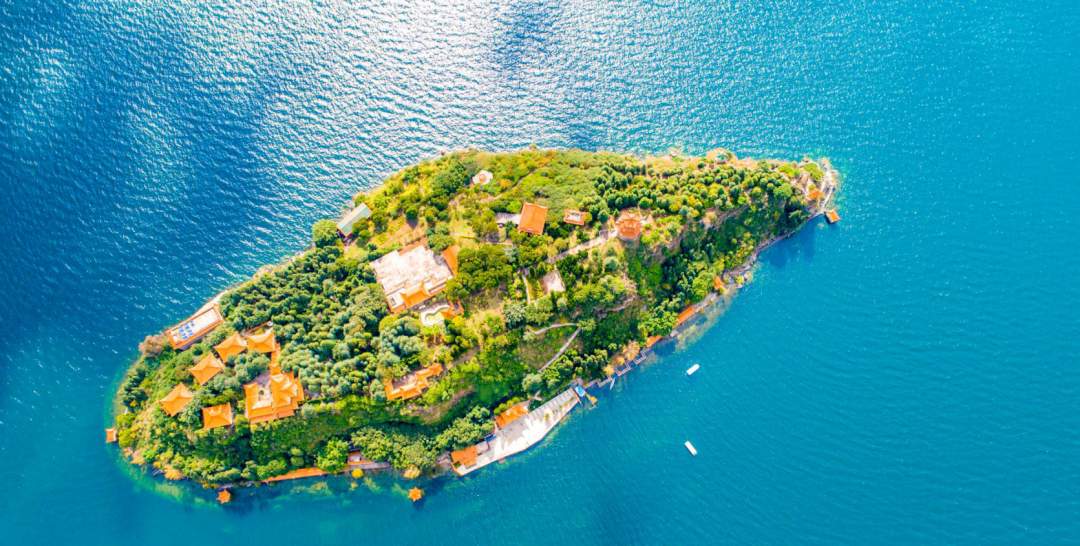 澄江抚仙湖孤山岛&nbsp;徐万林 摄