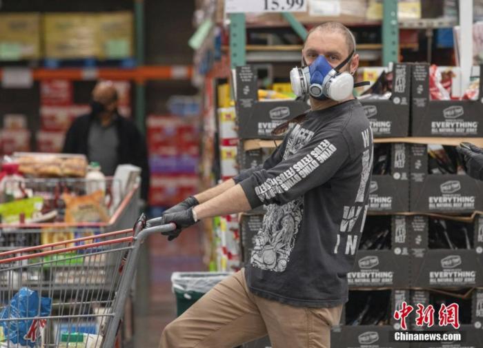 图：美国旧金山湾区的一家Costco超市内。 中新社记者 刘关关 摄