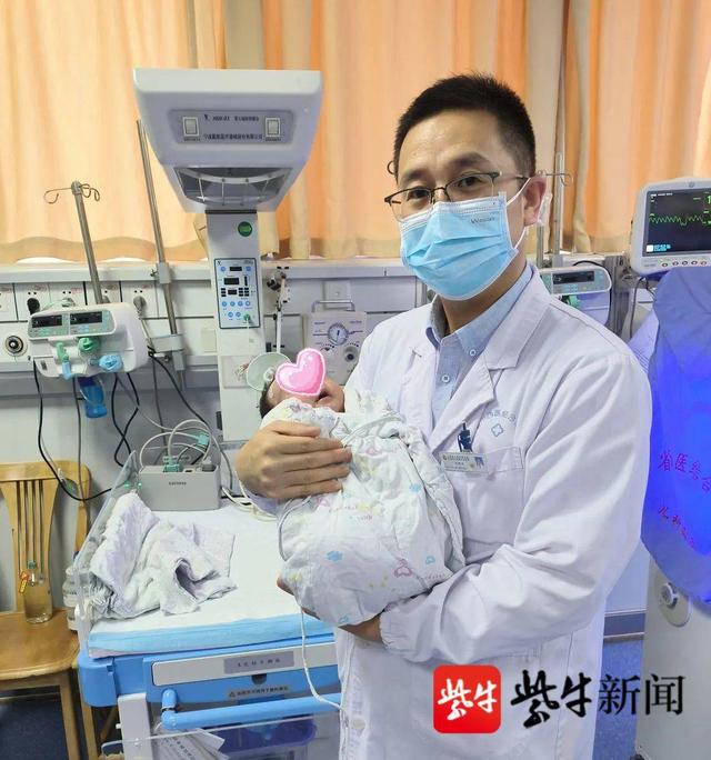 宝宝刚出生就危在旦夕，这个儿童节，医护人员给了他最好的“礼物”休闲区蓝鸢梦想 - Www.slyday.coM