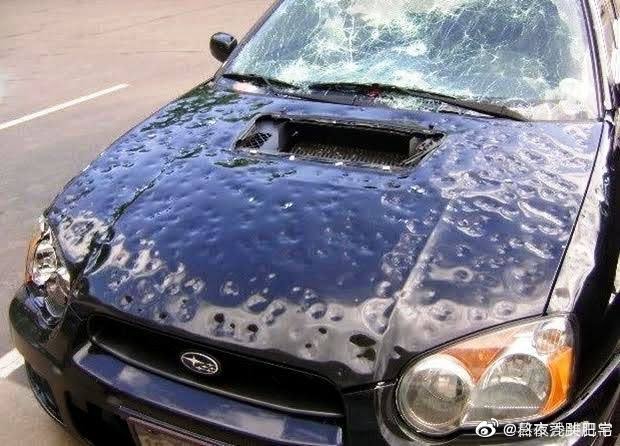 一场冰雹过后车子一定痛极了吧