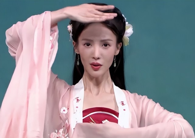 端午晚会众星状态：金晨穿古装青筋暴起，罗云熙干瘪，韩庚没脖子休闲区蓝鸢梦想 - Www.slyday.coM