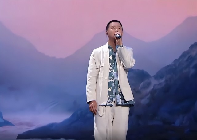 端午晚会众星状态：金晨穿古装青筋暴起，罗云熙干瘪，韩庚没脖子休闲区蓝鸢梦想 - Www.slyday.coM