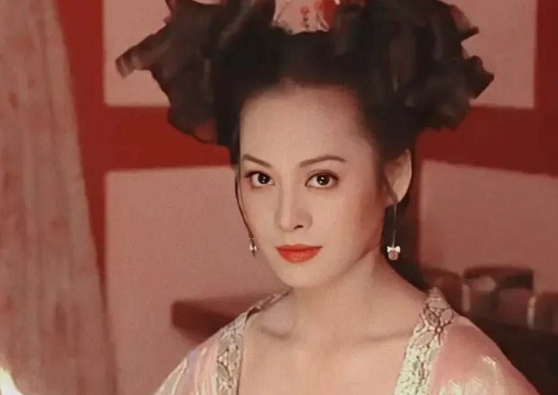 50岁的宁静变了谈儿时经历落泪坚硬的外表是她的保护色