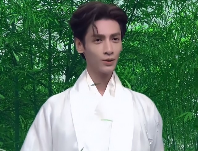 端午晚会众星状态：金晨穿古装青筋暴起，罗云熙干瘪，韩庚没脖子休闲区蓝鸢梦想 - Www.slyday.coM