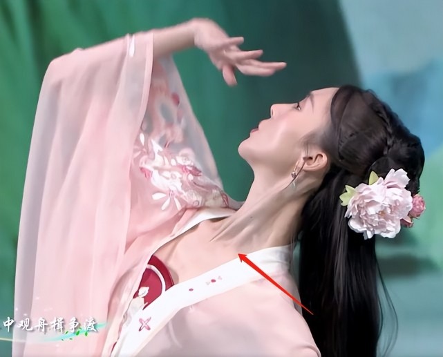 端午晚会众星状态：金晨穿古装青筋暴起，罗云熙干瘪，韩庚没脖子休闲区蓝鸢梦想 - Www.slyday.coM