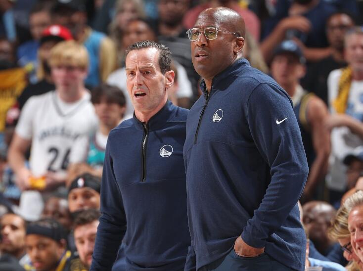 勇士又一人离队倒计时！科尔7年已失4大冠军帮手，普尔恩人也上线休闲区蓝鸢梦想 - Www.slyday.coM