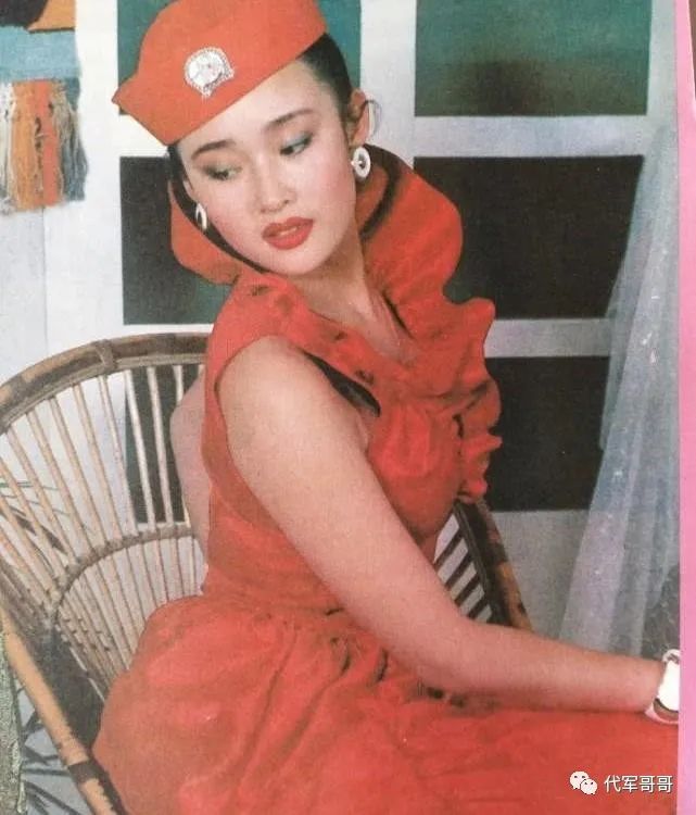 还记得美女演员盖丽丽吗曾经火遍全国结婚后退隐被宠成公主