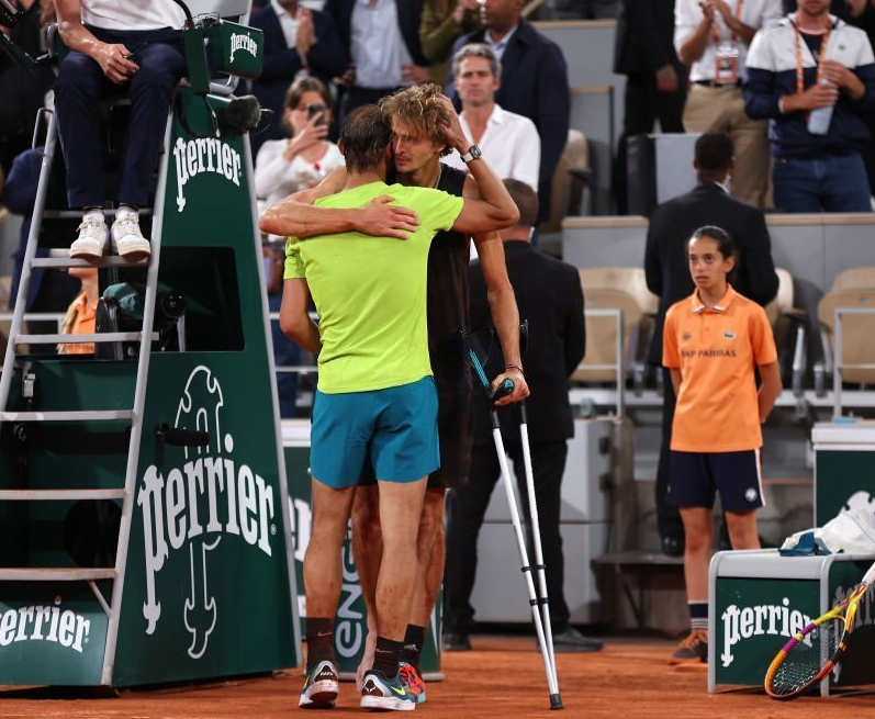 纳达尔眼眶含泪!目睹兹维列夫重伤痛哭,上前关心,主动拥抱对手休闲区蓝鸢梦想 - Www.slyday.coM 纳达尔眼眶含泪!目睹兹维列夫重伤痛哭,上前关心,主动拥抱对手休闲区蓝鸢梦想 - Www.slyday.coM