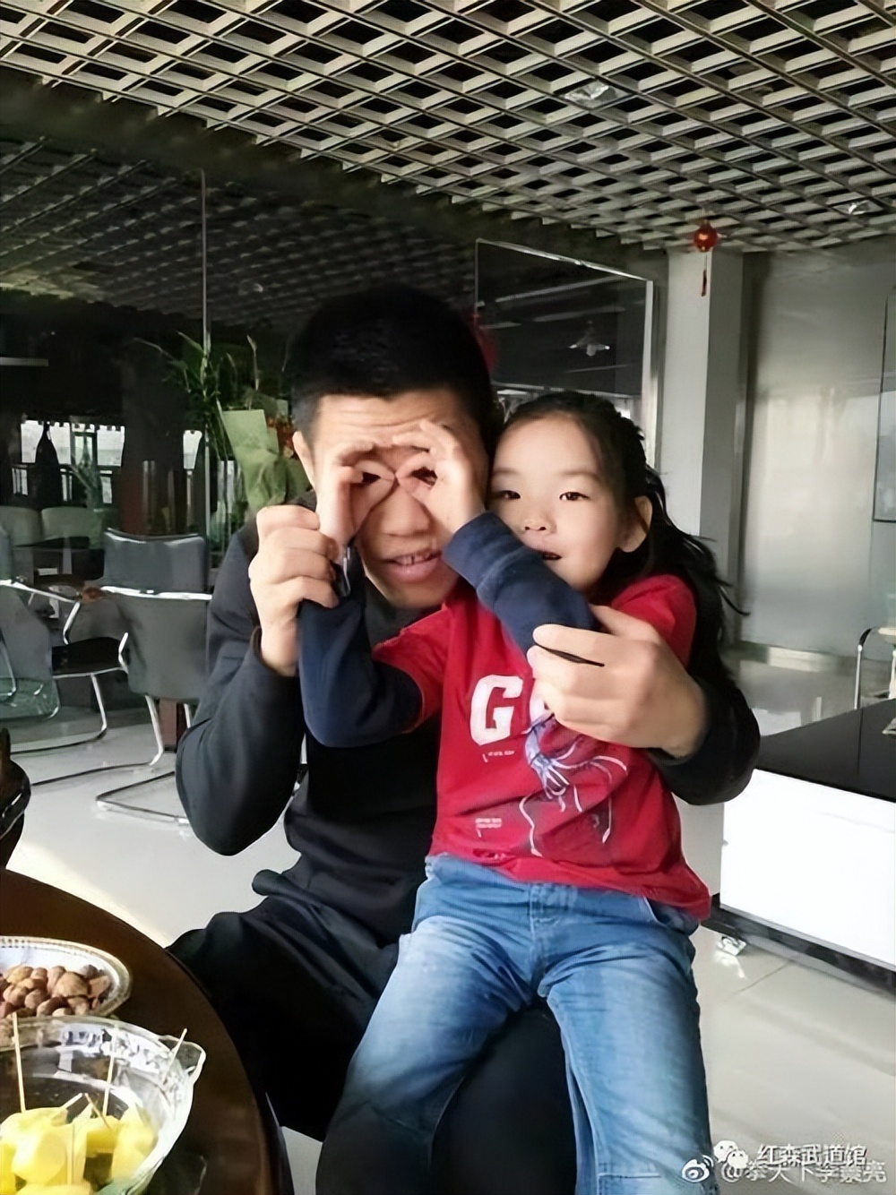 霸气李景亮苦练拳法气质比肩泰森有望ko散打沙皇为方便复仇