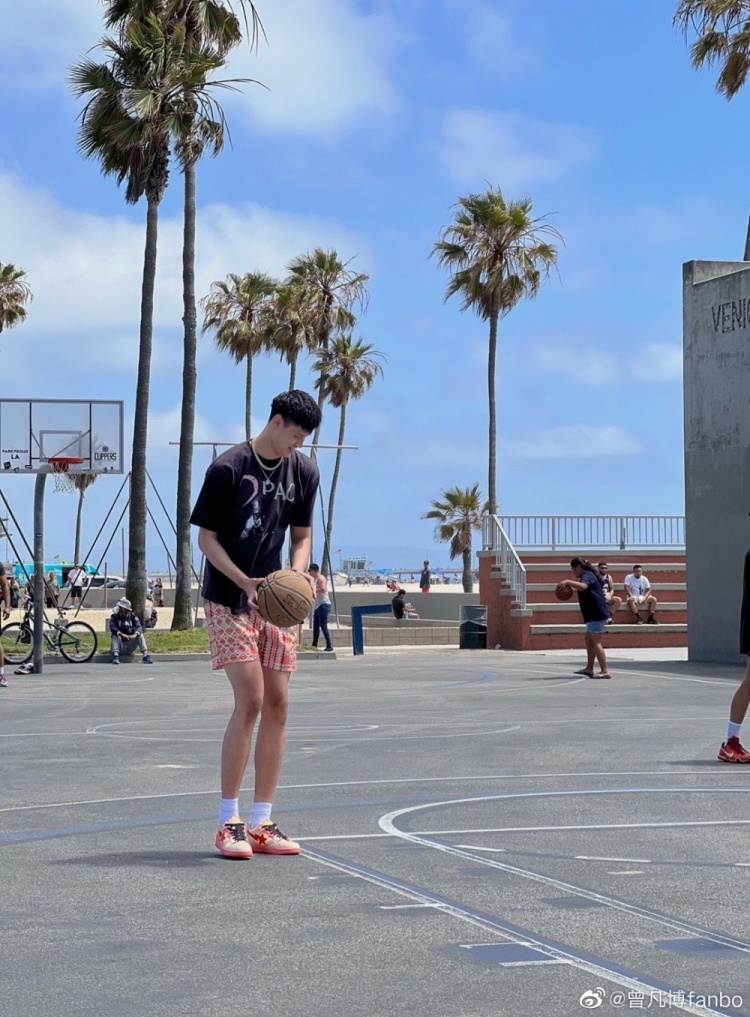 曾凡博更博晒训练照00享受过程