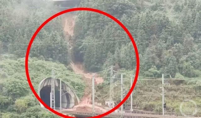 D2809列车撞上突发泥石流脱线，专家：殉职司机的5秒反应时间已属相当及时休闲区蓝鸢梦想 - Www.slyday.coM