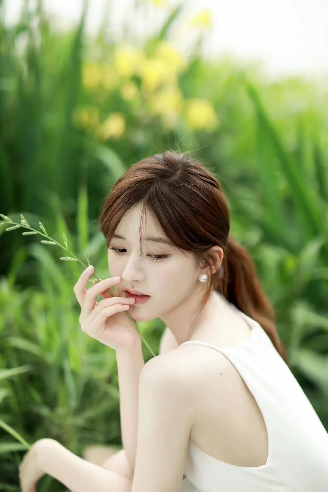 清新甜妹赵露思才是淡颜系穿搭女王