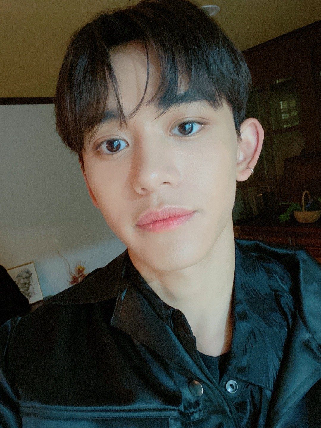 大家不要觉得这是多么不可思议的事情,相反黄旭熙复出是必然事件,要不