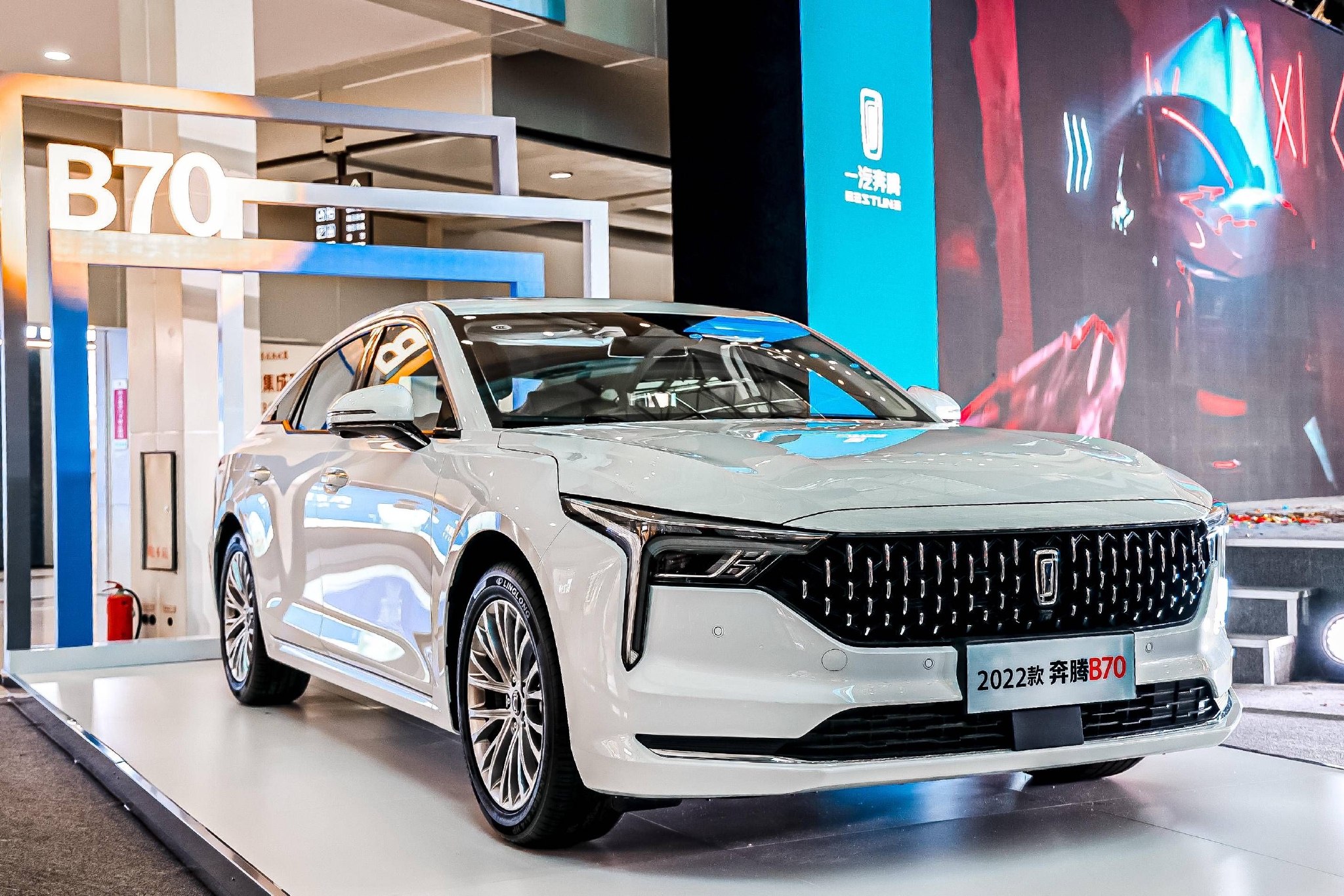 购置税全免再送商业险一汽奔腾新国民双子星上市