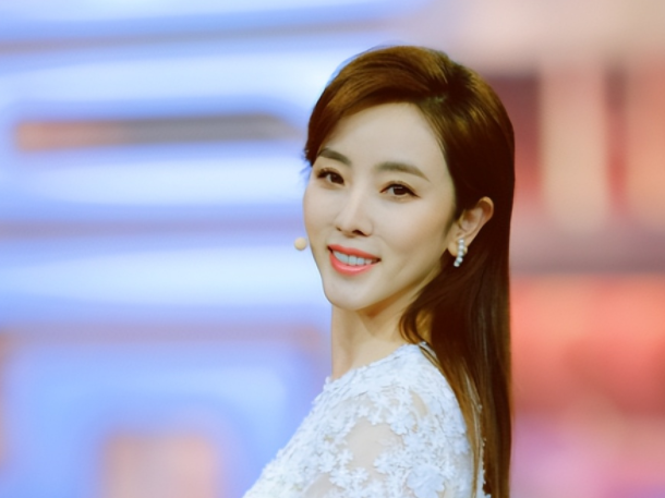 李思思无缘端午节晚会！央视一姐的竞争者，只剩下了龙洋与马凡舒休闲区蓝鸢梦想 - Www.slyday.coM