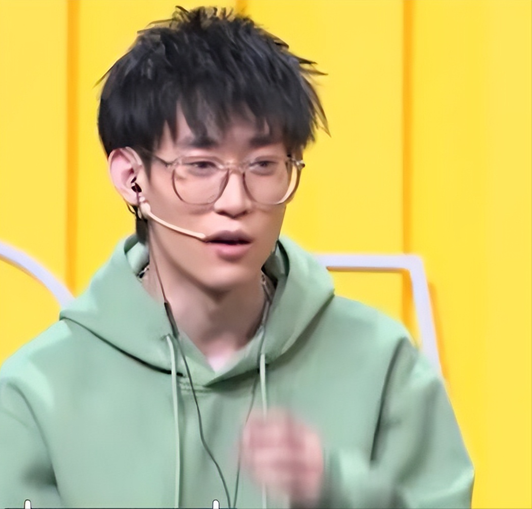 邀请到了本台很多人气主播参加,每天都让一个主播来做为挑战,天赐作为