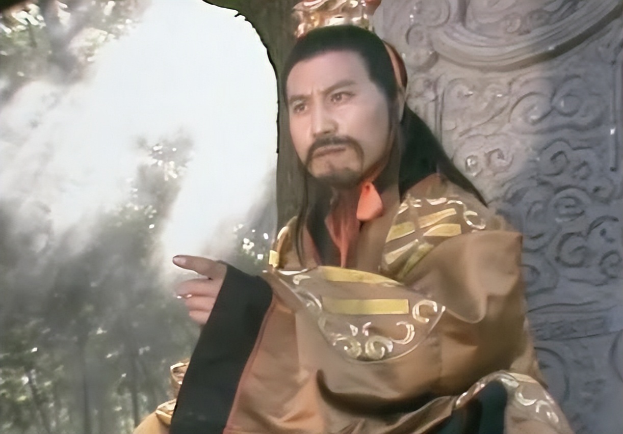 在如意真仙看来,红孩儿在火云洞落草时,乃是一方之王,逍遥自在,而被