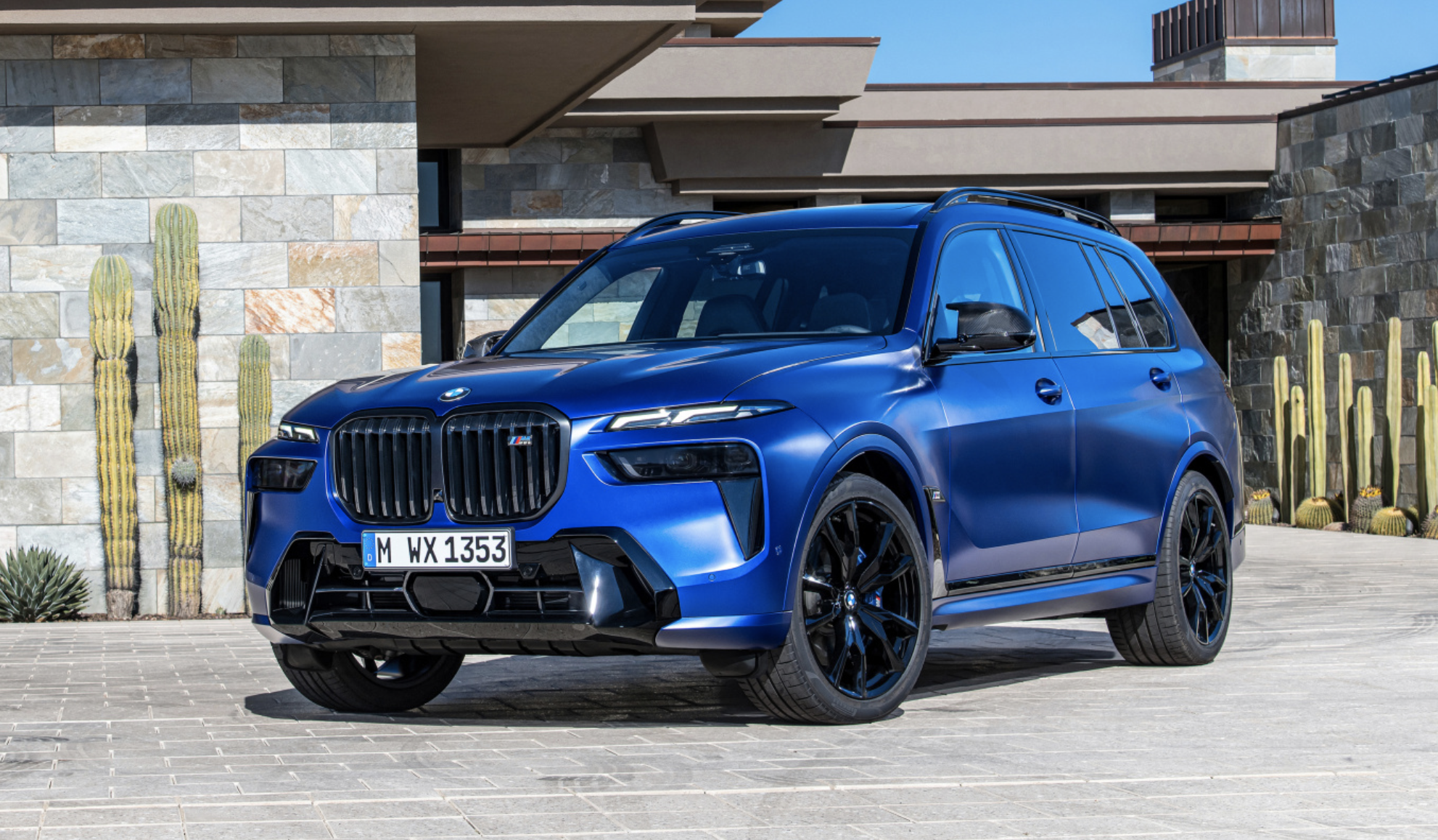 新款宝马x7前脸太丑宽体黑武士美颜开启后你们爱了吗