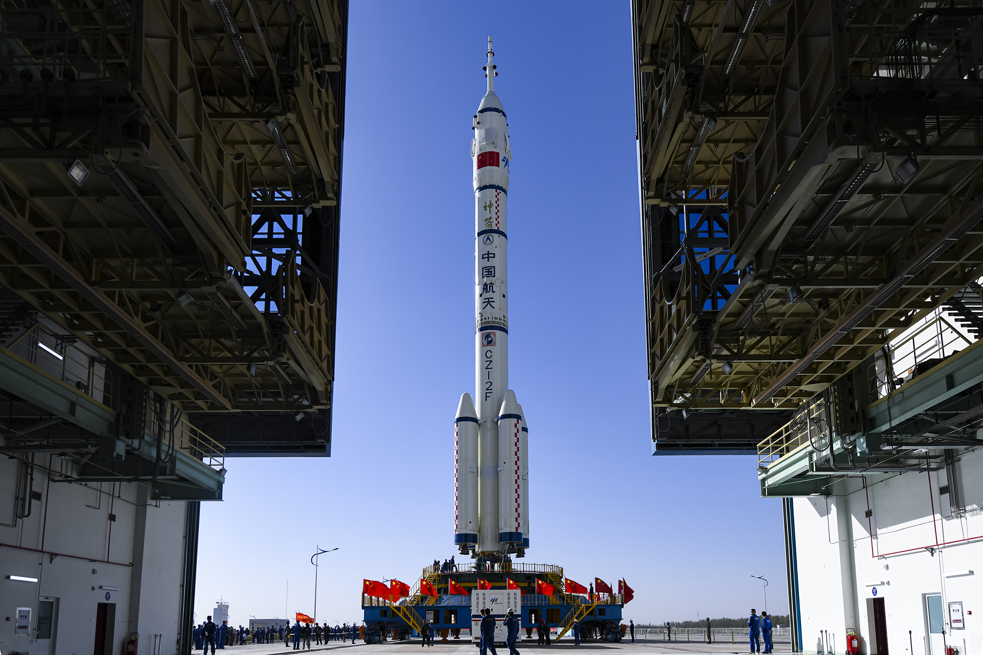 "神箭"再送神舟!"航天员专车"已"站"了近10个月|火箭|神舟|空间站_新