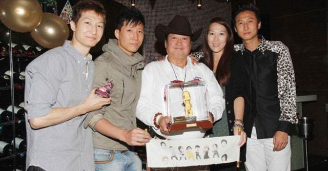 三兄弟虽然都在娱乐圈中发展,但他们都可以说是在不同的领域中,而共同