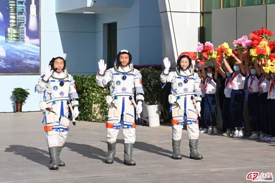 高清大图来了！神舟十四号载人飞船发射取得圆满成功！休闲区蓝鸢梦想 - Www.slyday.coM