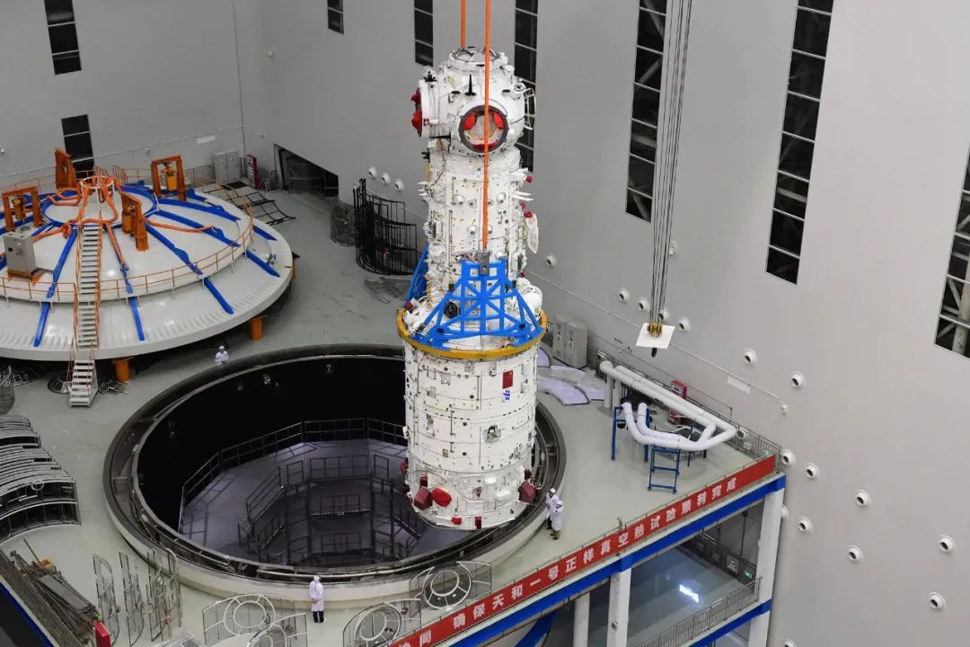 组在轨驻留期间,将先后发射问天实验舱和梦天实验舱,与天和核心舱对接