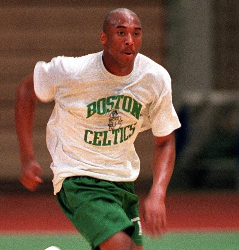 塔图姆今日穿科比96年试训凯尔特人的衣服