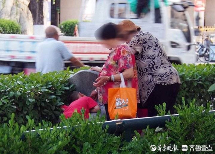 济南高温天直饮台喝水的人多，“大桶客”们休息下吧！休闲区蓝鸢梦想 - Www.slyday.coM