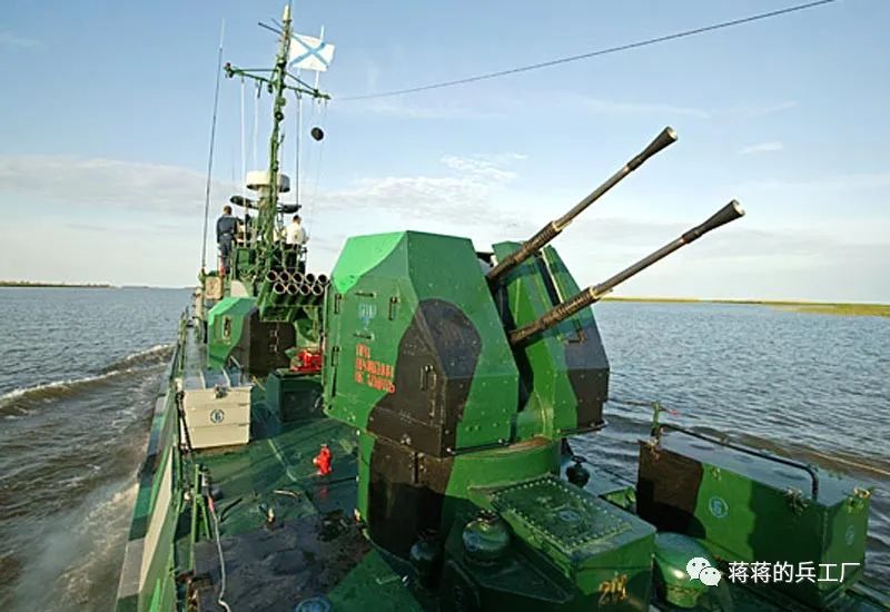 亚速海上的水上坦克俄军1204m装甲巡逻艇抵达马里乌波尔港口