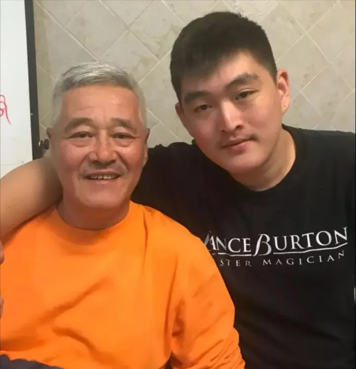 赵本山儿子豪掷260万买狗，被质疑炫富败家，怒怼网友：你们这是仇富！休闲区蓝鸢梦想 - Www.slyday.coM