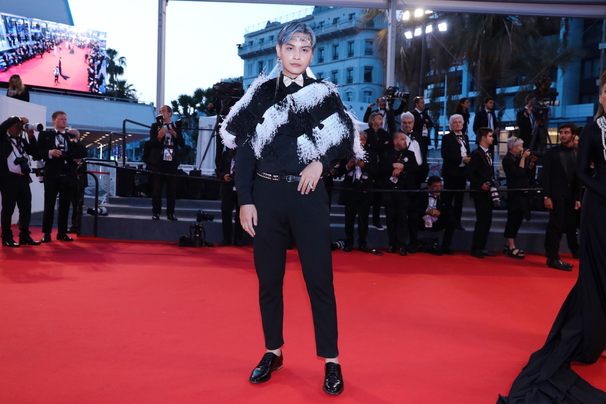 中国时尚达人李磊受邀出席2022戛纳电影节《世界末日》首映红毯休闲区蓝鸢梦想 - Www.slyday.coM 中国时尚达人李磊受邀出席2022戛纳电影节《世界末日》首映红毯休闲区蓝鸢梦想 - Www.slyday.coM