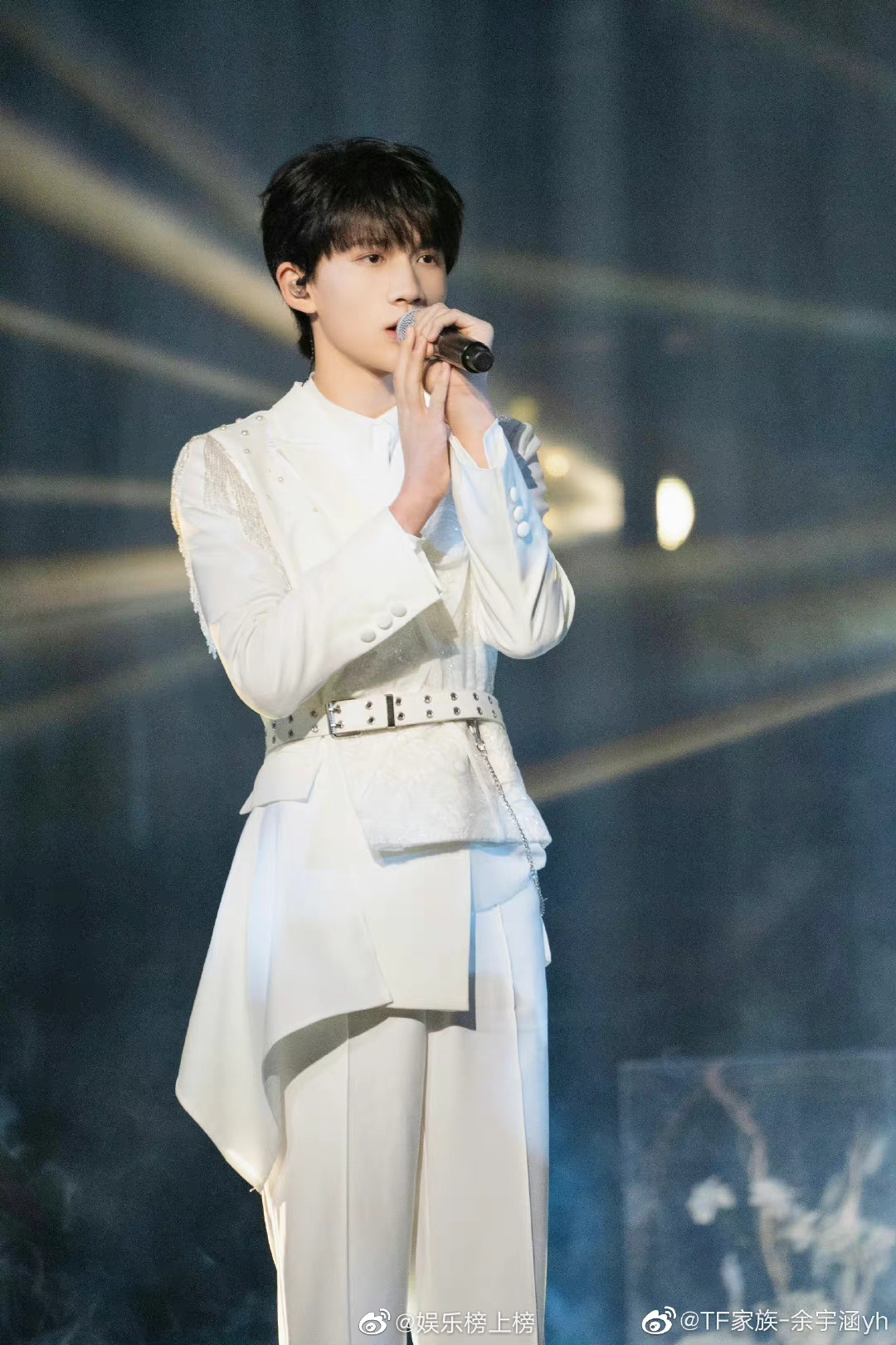 余宇涵舞台精灵500269真的有被小鱼儿惊艳到