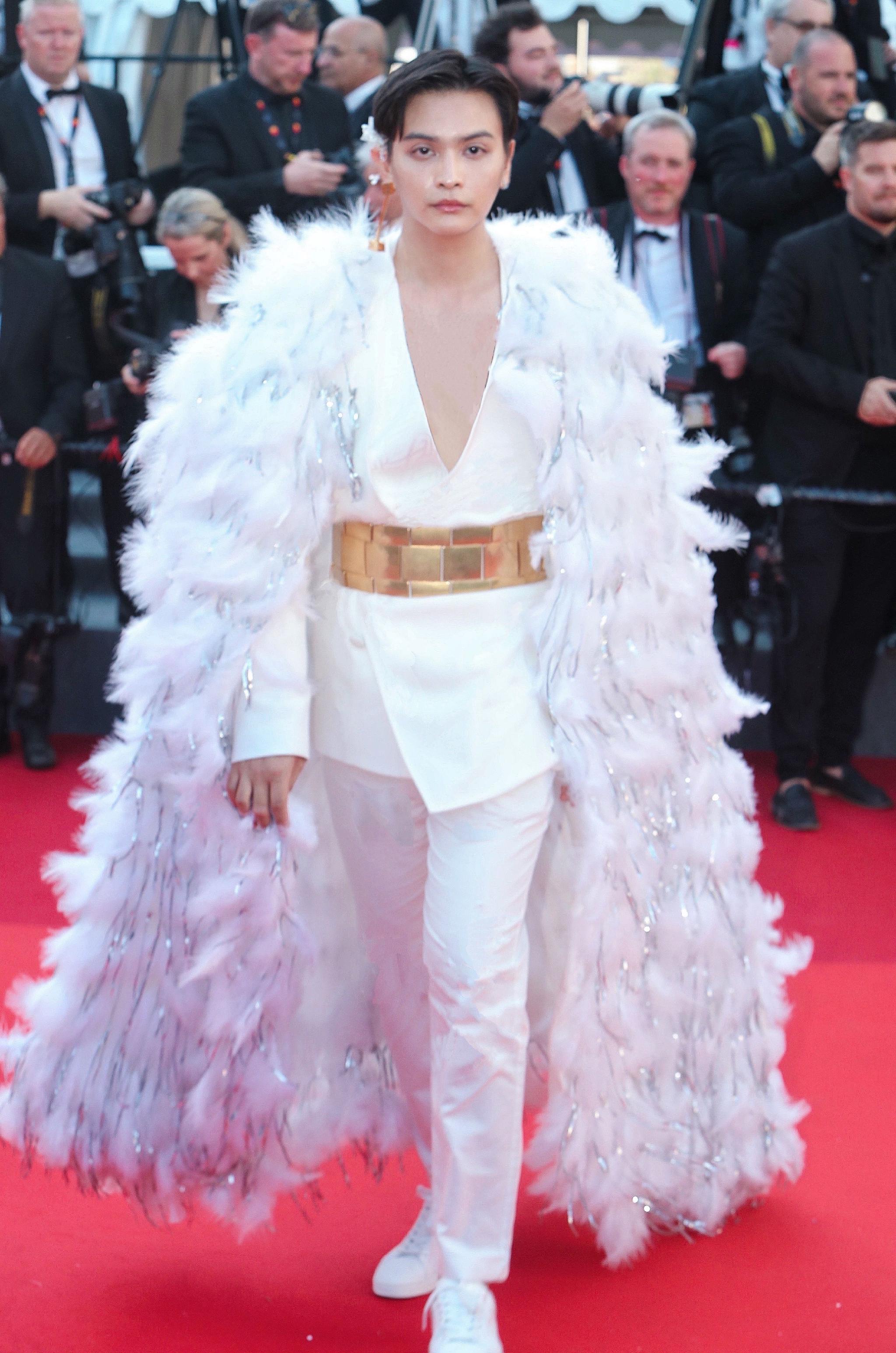 中国时尚达人李磊受邀出席2022戛纳电影节《世界末日》首映红毯休闲区蓝鸢梦想 - Www.slyday.coM 中国时尚达人李磊受邀出席2022戛纳电影节《世界末日》首映红毯休闲区蓝鸢梦想 - Www.slyday.coM