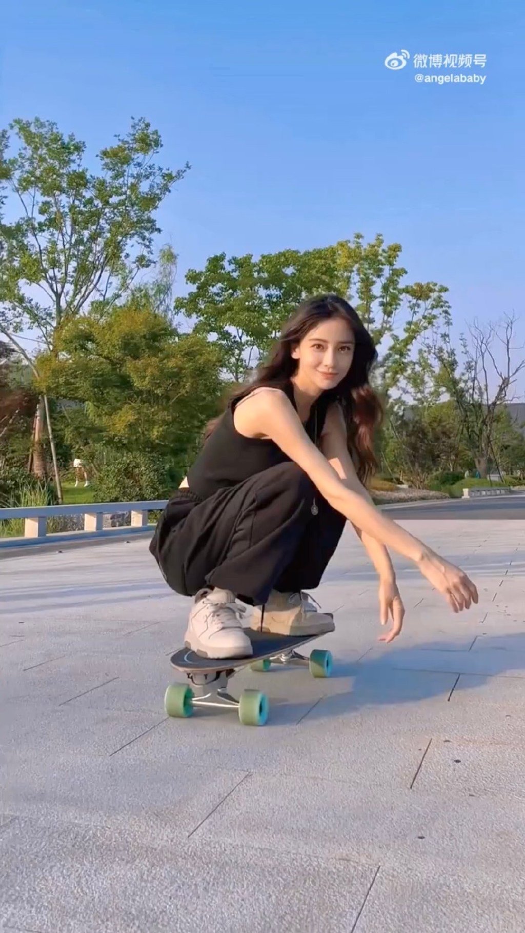 angelababy滑板像风一样酷girl爱运动爱笑阳光积极向上