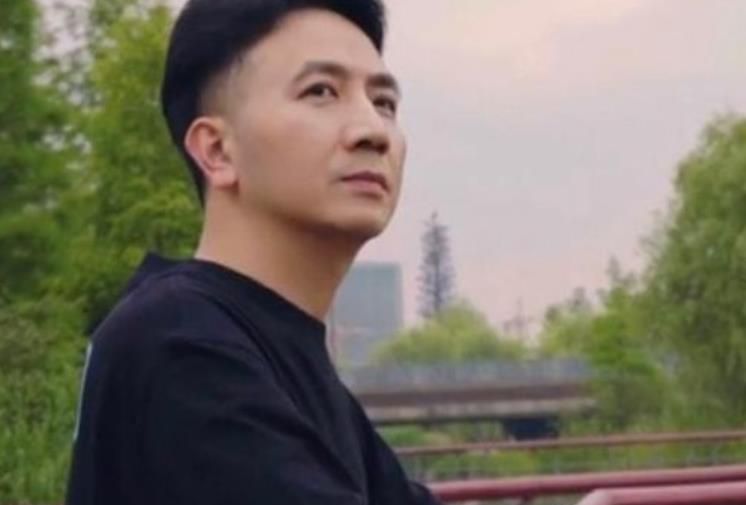 当初,林生斌可以在服装行业站稳脚跟,最感谢的人应该