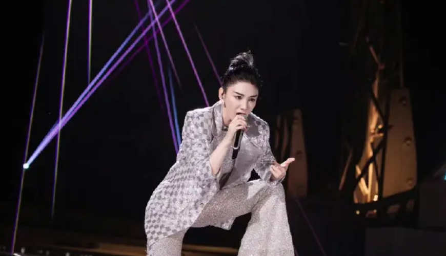 黄奕浪姐唱哭全场,她发长文谈选歌内幕:我已经让过去过去了休闲区蓝鸢梦想 - Www.slyday.coM 黄奕浪姐唱哭全场,她发长文谈选歌内幕:我已经让过去过去了休闲区蓝鸢梦想 - Www.slyday.coM