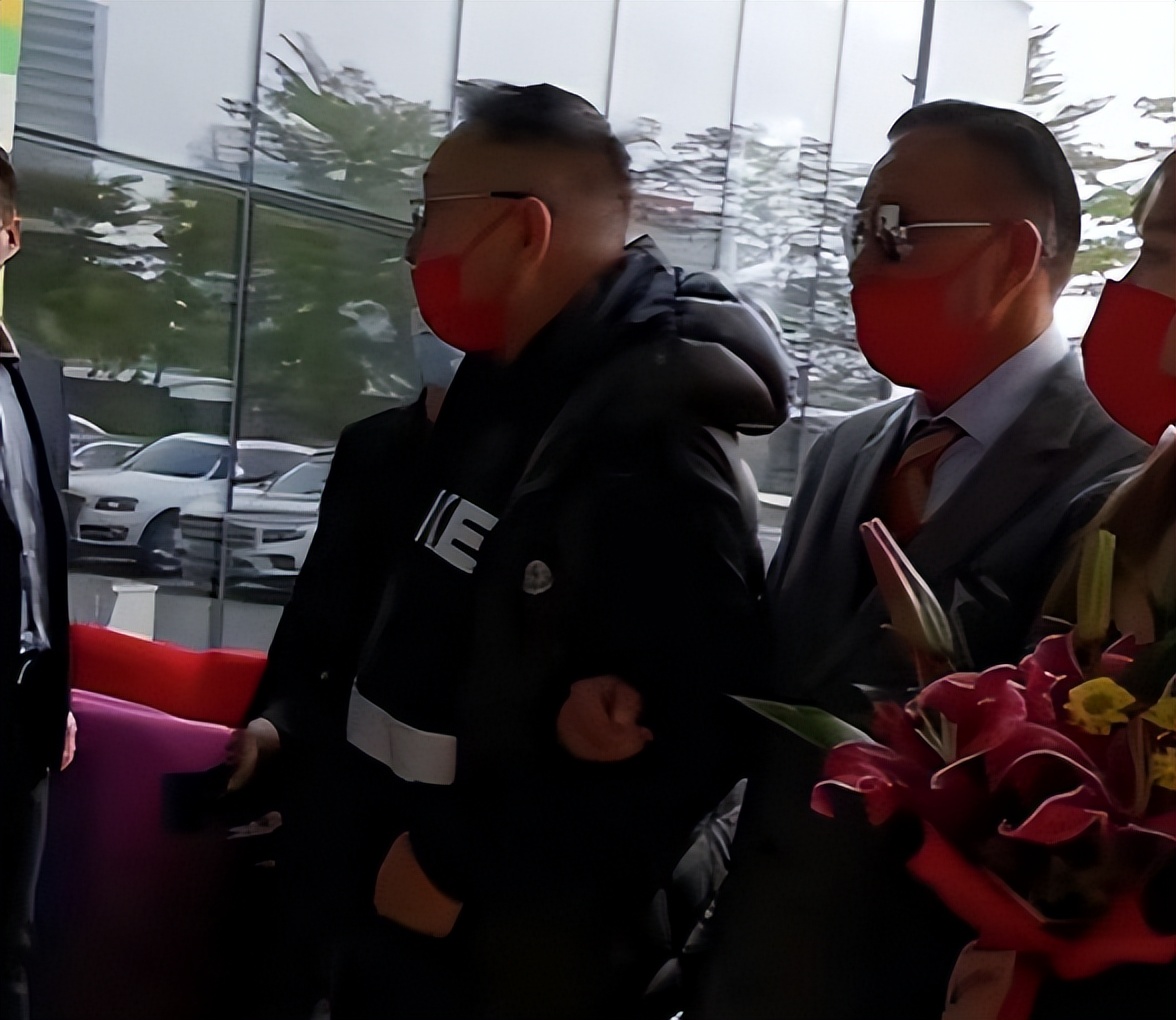 65岁万梓良被曝身体不好，长期受糖尿病折磨，走路都需要别人搀扶休闲区蓝鸢梦想 - Www.slyday.coM