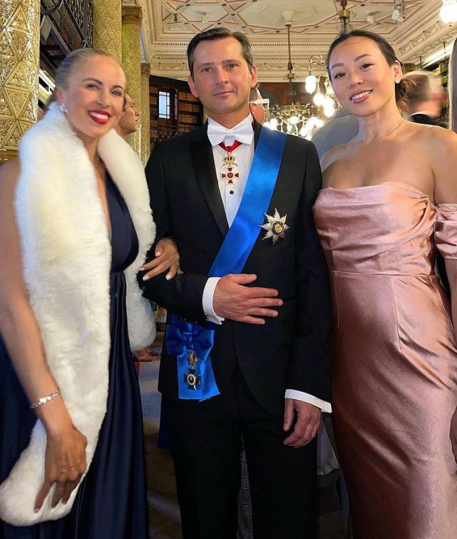 比公主的6岁华裔继子首露真容,跟随爸爸成王室一员,长得像妈妈休闲区蓝鸢梦想 - Www.slyday.coM 比公主的6岁华裔继子首露真容,跟随爸爸成王室一员,长得像妈妈休闲区蓝鸢梦想 - Www.slyday.coM