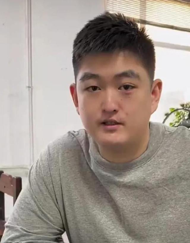 本山儿子牛牛花200多万买宠物狗被质疑啃老回应没花家里钱