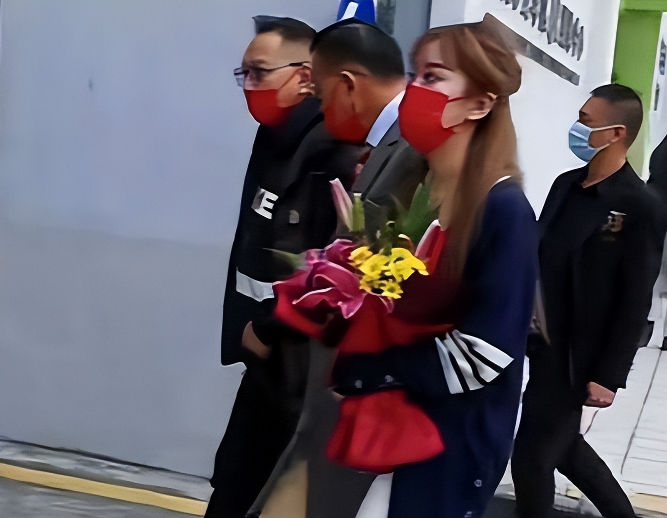 65岁万梓良被曝身体不好，长期受糖尿病折磨，走路都需要别人搀扶休闲区蓝鸢梦想 - Www.slyday.coM