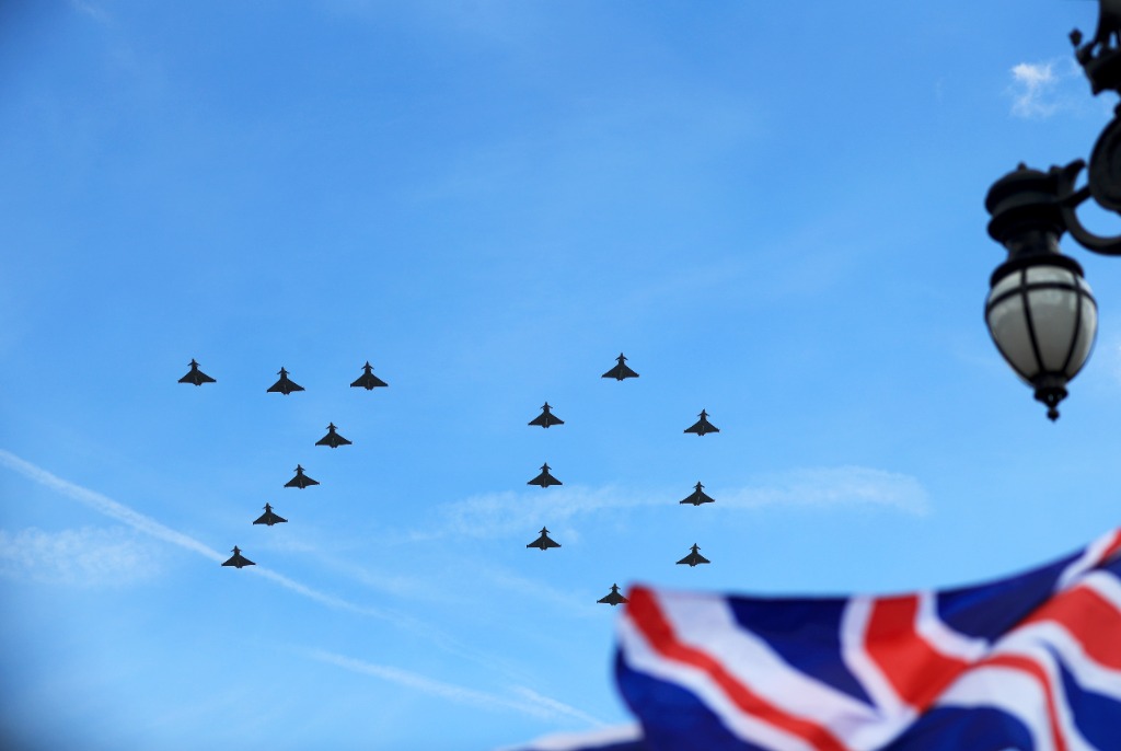 英国庆祝女王伊丽莎白二世登基70周年休闲区蓝鸢梦想 - Www.slyday.coM