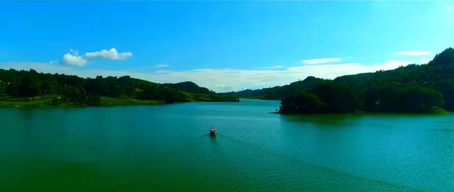 贵州惠水县雅水村的水头水库,始建于1958年