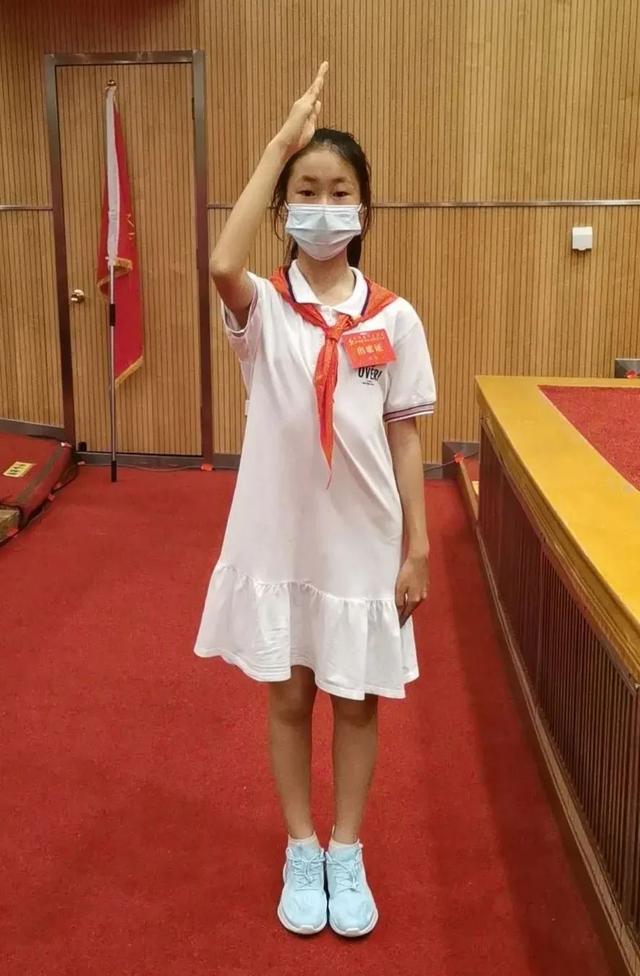 井陉11岁女孩出席全省代表大会