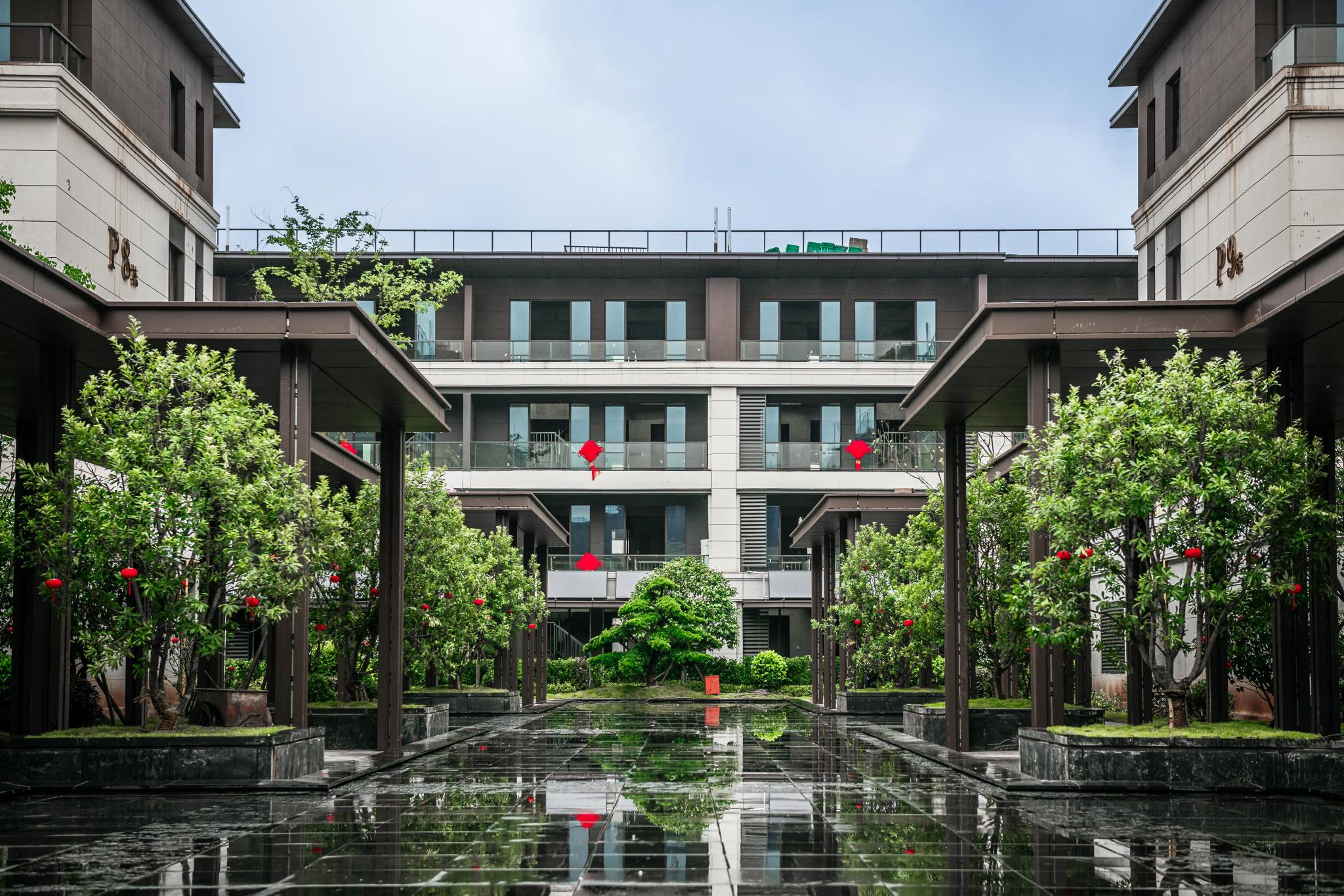 新家和泓桃李春风首批次合院和叠拼迎来正式交付