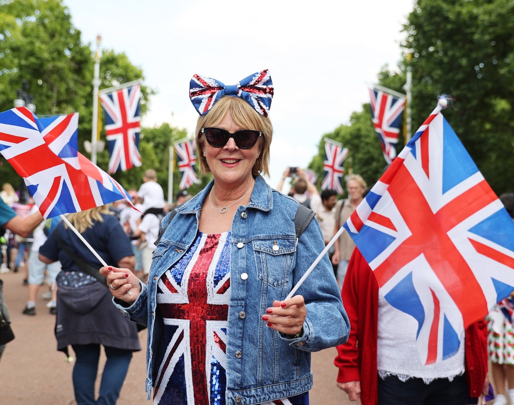 英国庆祝女王伊丽莎白二世登基70周年休闲区蓝鸢梦想 - Www.slyday.coM