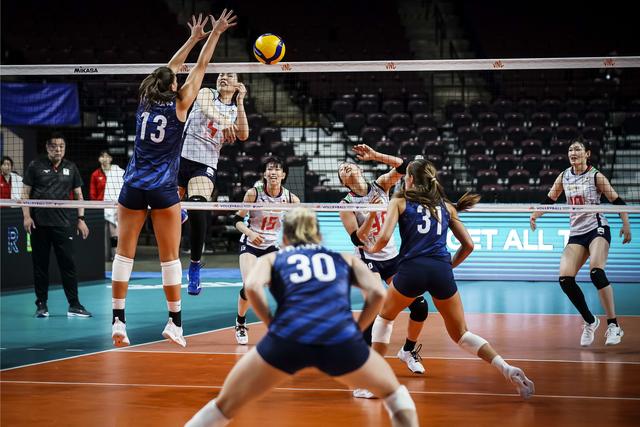 日本女排3比0完胜美国队 唯一保持不败需引起中国女排重视 日本女排 日本 中国女排 新浪新闻